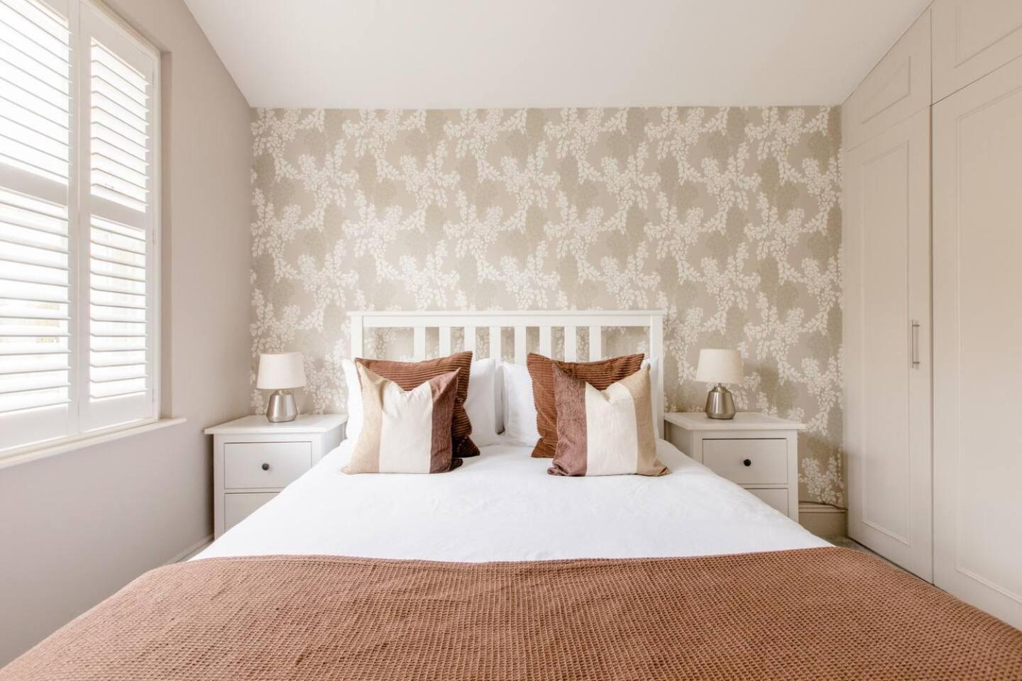 Clapham - Kingsize Bed - En-suite - Quiet with Garden Views - HOMESTAY Londen Buitenkant foto